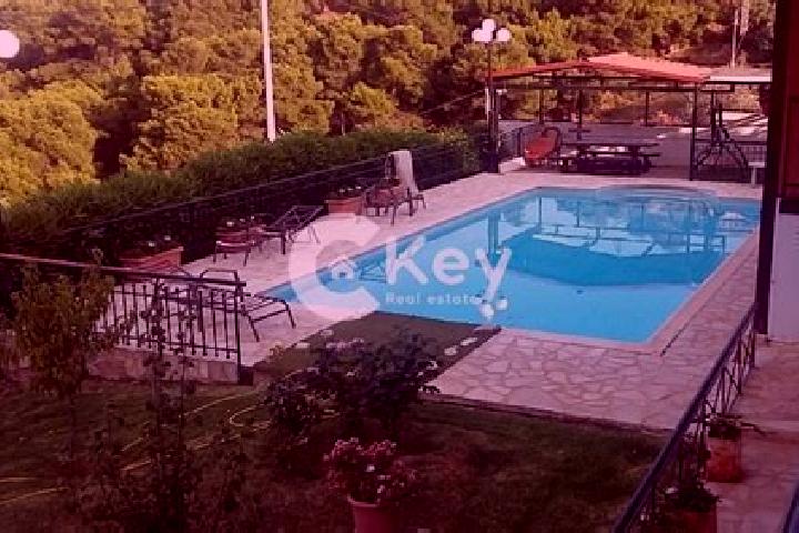 Ruby, 35 — Escort in Neos Kouvaras, Greece