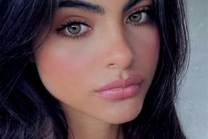 Ruby, 36, a brunette dark-eyed caucasian companion based in Glorenza. Offering CIM, Striptease, Duos. Available for incall and outcall, day and evening dates.