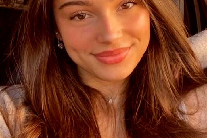 Ruby, 36, a brunette hazel-eyed slavic companion based in Monte do Carmo. Offering Party Girl, Massage, Travel Companion, Prostate Massage. Available for inc...