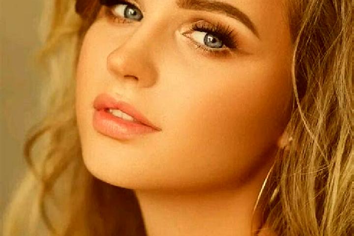 Ruby, 36, a dark blonde blue-eyed mediterranean companion based in Sluke. Offering Erotic Massage, Tantra. Available for incall and outcall, day and evening ...