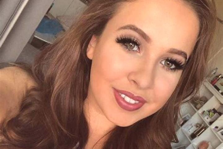 Ruby, 36, a dark blonde dark-eyed caucasian companion based in Sokyryany. Offering A-Level, Overnight, Deep French Kissing, Striptease. Available for incall ...