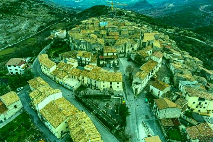 Ruby, 36 — Escort in Castelvecchio Calvisio, Italy