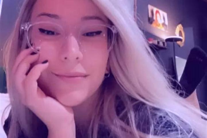 Ruby, 37, a blonde grey-eyed mixed companion based in Sotalbo. Offering Domination, Striptease, BDSM, Erotic Massage. Available for incall and outcall, day a...