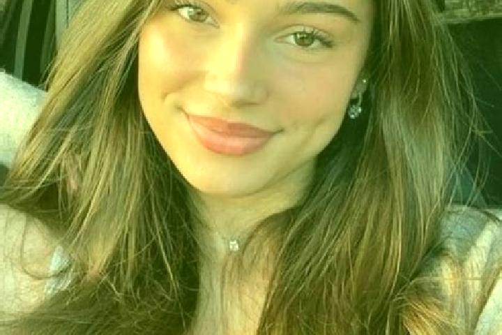 Ruby, 37, a brunette hazel-eyed slavic companion based in Diepswal. Offering Overnight, Travel Companion, CIM. Available for incall and outcall, overnight bo...