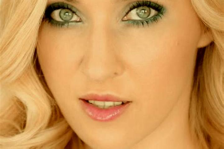 Ruby, 39, a blonde green-eyed middle eastern companion based in Marzanabad. Offering OWO, Roleplay, Deep French Kissing, Prostate Massage. Available for inca...