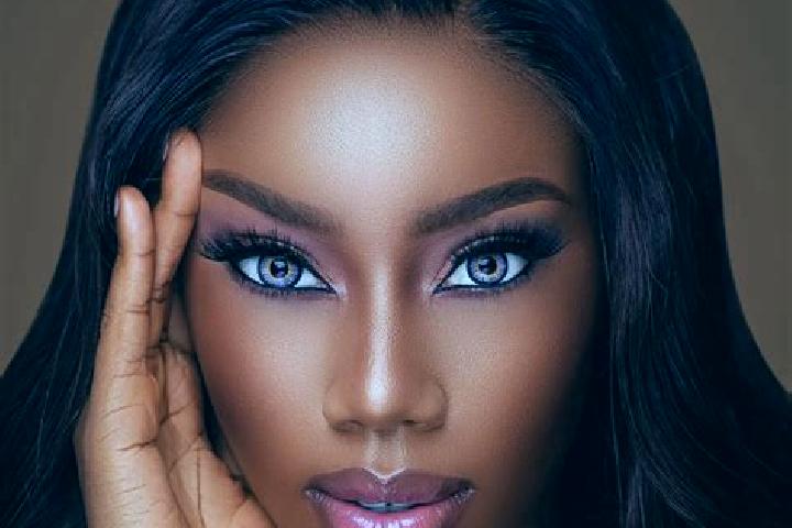 Ruby, 39, a red blue-eyed ebony companion based in Loupiac. Offering Party Girl, Fetish, Couples, Travel Companion. Available for incall and outcall, overnig...