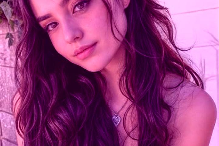 Sadie, 20, a auburn amber-eyed caribbean companion based in Kutsevolivka. Offering A-Level, Overnight, OWO. Available for incall and outcall, day and evening...