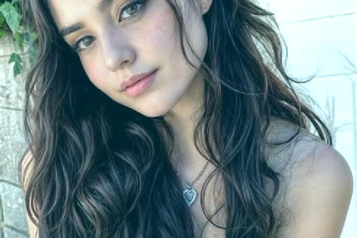 Sadie, 20, a auburn hazel-eyed middle eastern companion based in Alnwick. Offering Overnight, Domination, Dinner Date. Available for incall and outcall, day ...