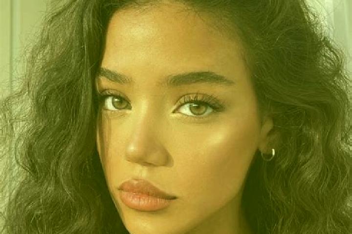 Sadie, 20, a black brown-eyed middle eastern companion based in Osieck. Offering A-Level, 69, Deep French Kissing. Available for incall and outcall, overnigh...