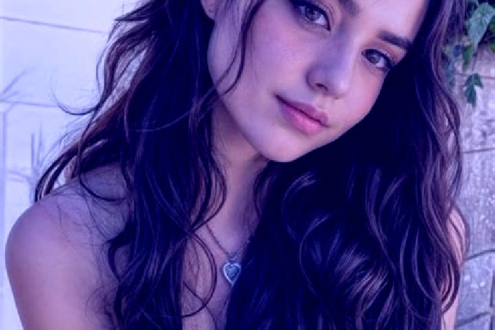 Sadie, 20, a black hazel-eyed mediterranean companion based in Waalre. Offering Massage, Duos, Fetish, OWO, Party Girl. Available for incall and outcall, ove...