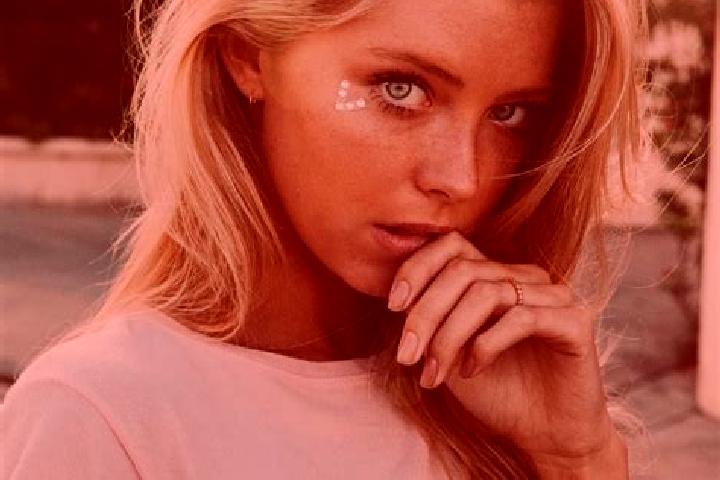 Sadie, 20, a blonde blue-eyed asian companion based in Aborlan. Offering CIM, Massage, Roleplay. Available for incall and outcall, day and evening dates.