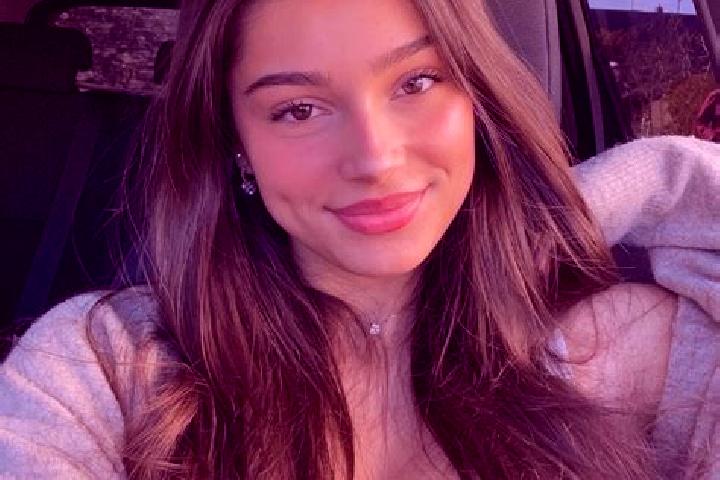 Sadie, 20, a brunette blue-eyed indian companion based in Ingelstad. Offering Couples, 69, Fetish, CIM, Girlfriend Experience. Available for incall and outca...