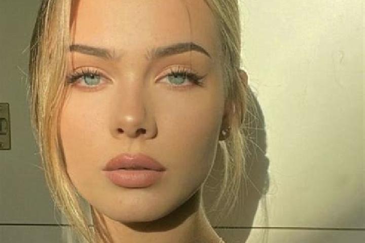 Sadie, 20, a red green-eyed european companion based in Chylice. Offering Roleplay, Deep French Kissing, BDSM. Available for incall and outcall, day and even...