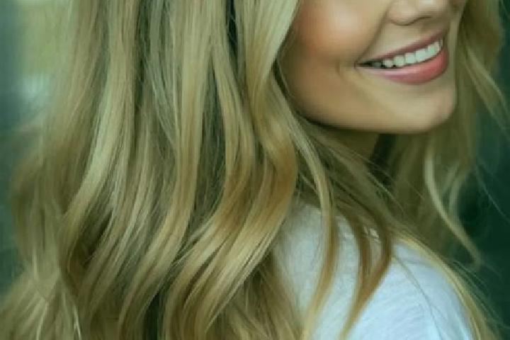 Sadie, 21, a blonde hazel-eyed mediterranean companion based in Klopoduwur. Offering Striptease, Erotic Massage, A-Level, CIM. Available for incall and outca...