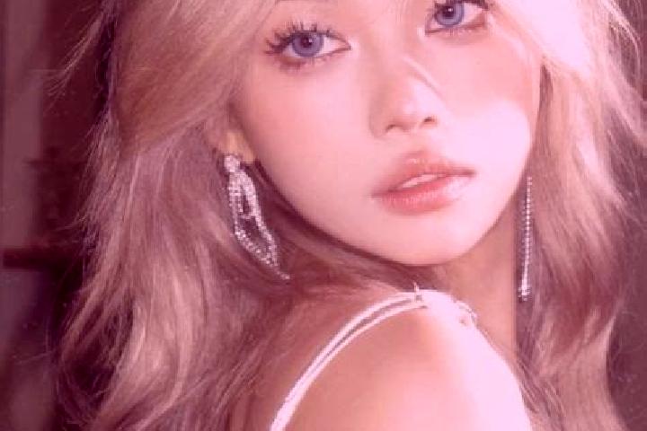 Sadie, 21, a platinum blonde amber-eyed asian companion based in Buzescu. Offering Duos, OWO, Overnight, Domination. Available for incall and outcall, overni...