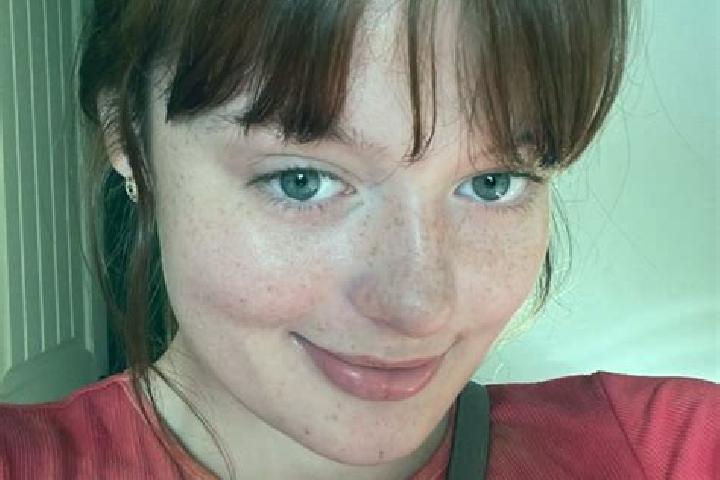 Sadie, 21, a red brown-eyed asian companion based in Palmietfontein. Offering Couples, BDSM, OWO, Domination. Available for incall and outcall, overnight boo...