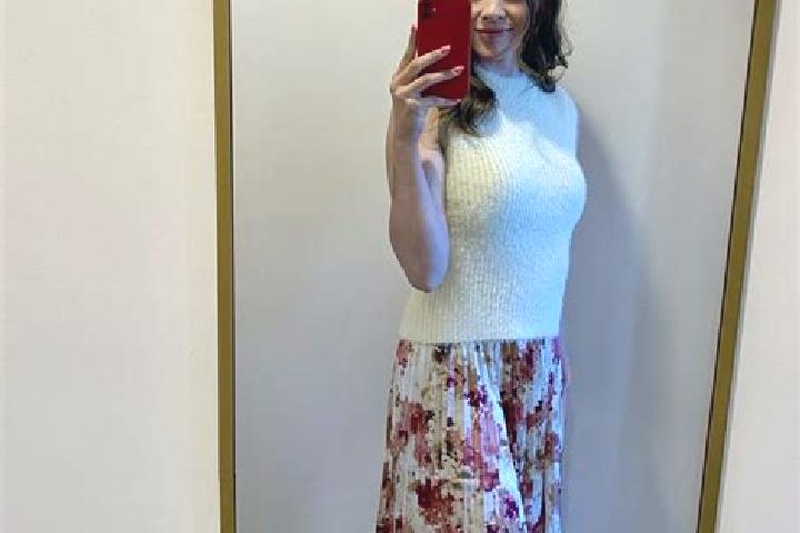 Sadie, 21 — Escort in Batarasti, Romania