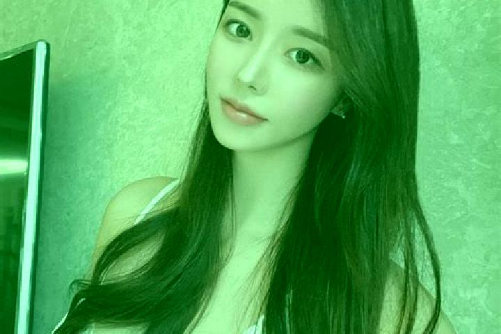 Sadie, 21 — Escort in Qifo, China