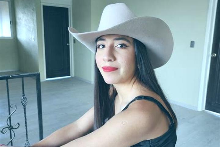 Sadie, 21 — Escort in Santiago Tlapacoya, Mexico
