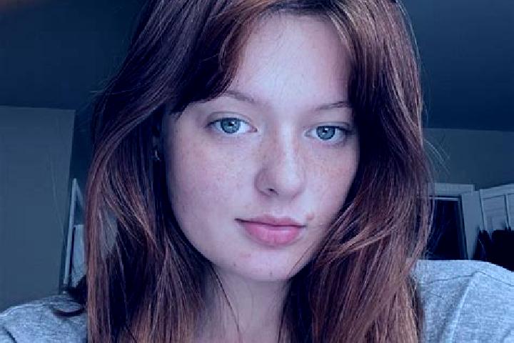 Sadie, 22, a auburn amber-eyed caucasian companion based in Cinte Tesino. Offering BDSM, Overnight, OWO, A-Level, Massage. Available for incall and outcall, ...