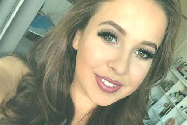 Sadie, 22, a brunette amber-eyed european companion based in Messeix. Offering Roleplay, Overnight, GFE, Party Girl. Available for incall and outcall, day an...