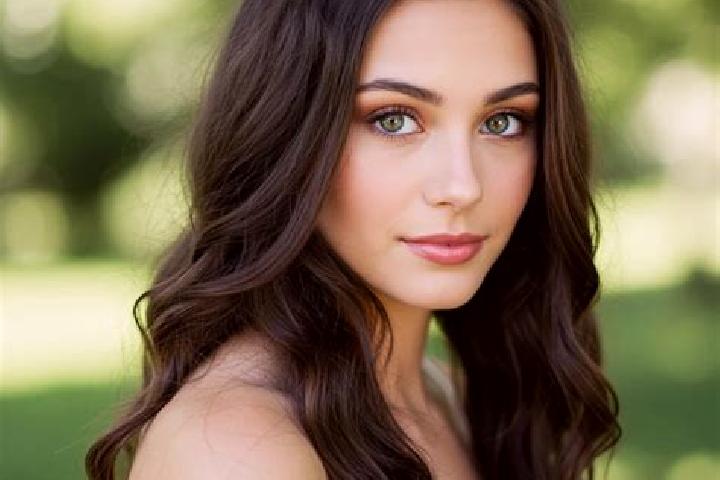 Sadie, 22, a brunette hazel-eyed latina companion based in Rasmiresti. Offering Dinner Date, 69, Couples. Available for incall and outcall, day and evening d...