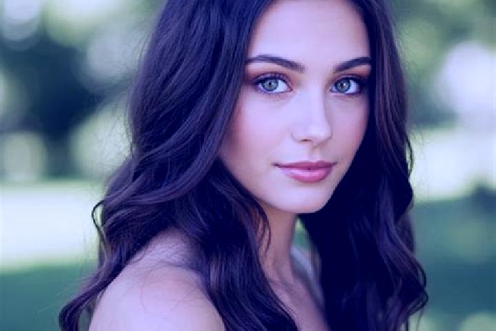 Sadie, 22, a brunette hazel-eyed mixed companion based in Annoeullin. Offering Erotic Massage, Couples, Tantra. Available for incall and outcall, overnight b...