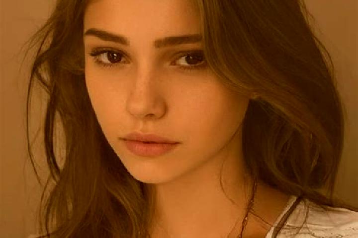 Sadie, 22, a chestnut blue-eyed slavic companion based in Mannswoerth. Offering A-Level, Travel Companion, BDSM, 69. Available for incall and outcall, day an...