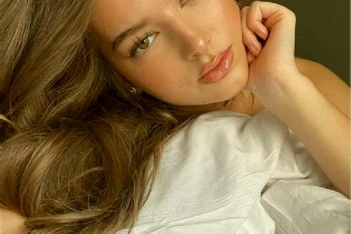 Sadie, 22, a chestnut dark-eyed latina companion based in Dorobratovo. Offering Tantra, Prostate Massage, Deep French Kissing, Striptease. Available for inca...