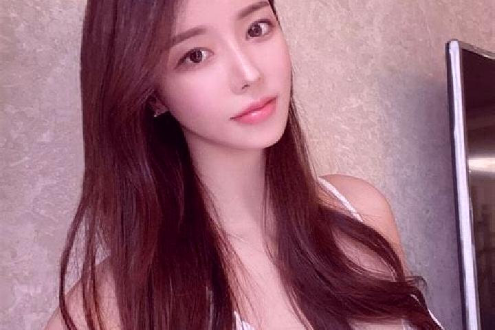 Sadie, 22 — Escort in Shanghuang, China