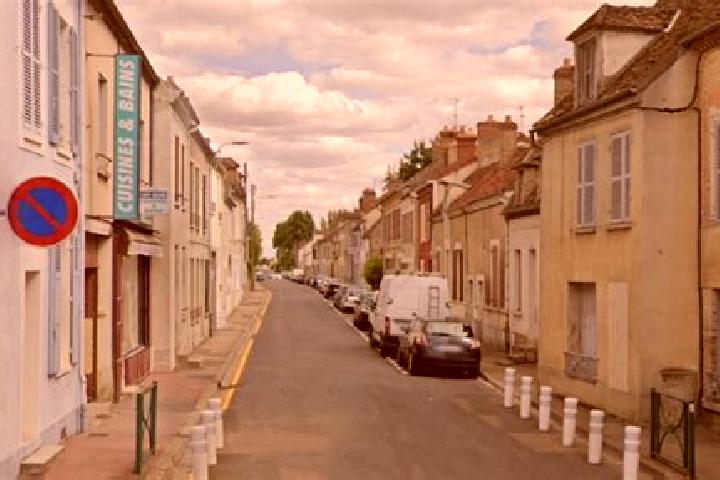 Sadie, 22 — Escort in Villeneuve-la-Guyard, France