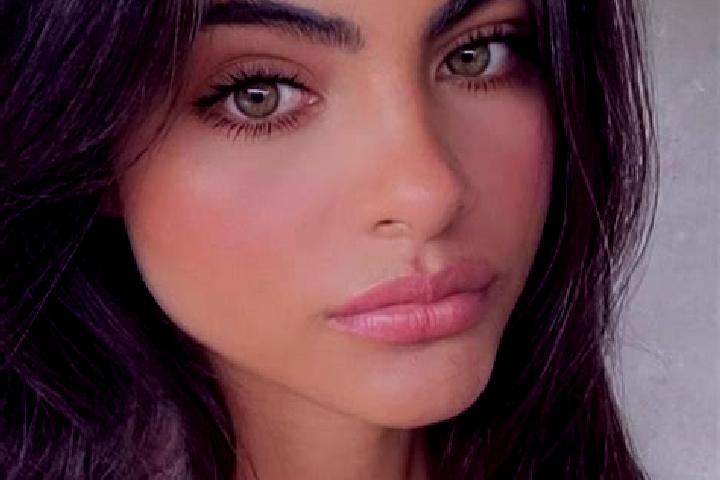 Sadie, 23, a auburn hazel-eyed latina companion based in Vonihove. Offering CIM, Tantra, Travel Companion, Striptease. Available for incall and outcall, over...