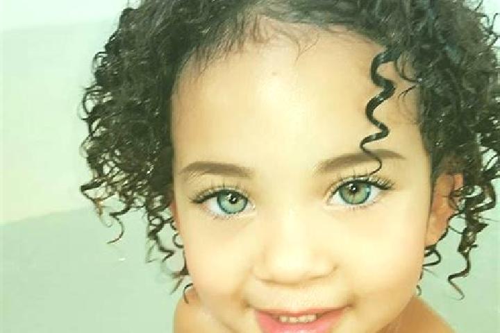Sadie, 23, a black green-eyed mixed companion based in Cosmina de Jos. Offering Massage, A-Level, Dinner Date, Roleplay. Available for incall and outcall, ov...
