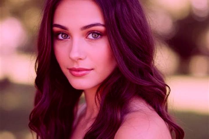 Sadie, 23, a chestnut hazel-eyed european companion based in Tarnok. Offering Prostate Massage, Girlfriend Experience, Travel Companion. Available for incall...
