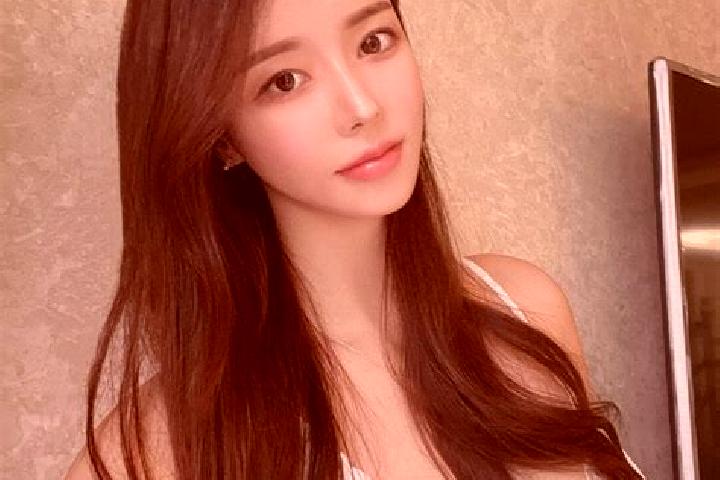 Sadie, 23 — Escort in Longtanhe, China