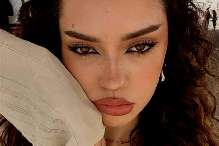 Sadie, 23 — Escort in Montirone, Italy