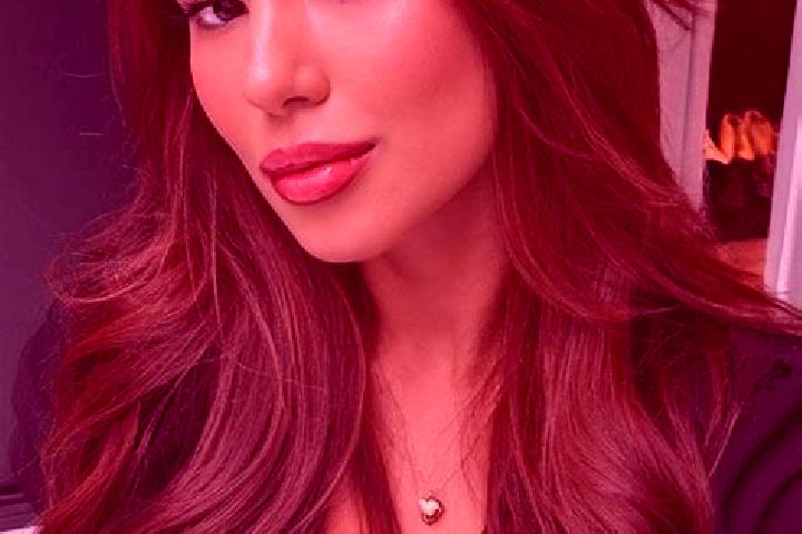 Sadie, 24, a chestnut brown-eyed latina companion based in Dahlhausen. Offering Striptease, Tantra, Domination. Available for incall and outcall, day and eve...