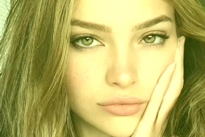 Sadie, 24, a dark blonde hazel-eyed mediterranean companion based in Chapadao do Sul. Offering OWO, Party Girl, GFE, Tantra, Duos. Available for incall and o...