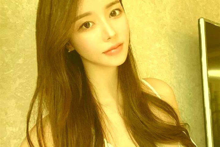 Sadie, 24 — Escort in Daijiachang, China