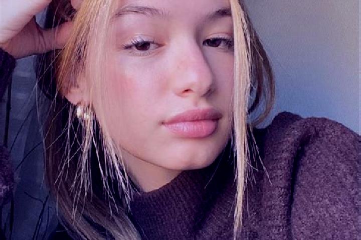 Sadie, 25, a blonde brown-eyed indian companion based in Ploske. Offering Domination, Dinner Date, 69, Duos, Massage. Available for incall and outcall, day a...