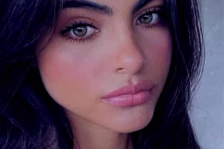 Sadie, 25, a dark blonde brown-eyed indian companion based in Manvi. Offering Roleplay, Massage. Available for incall and outcall, day and evening dates.