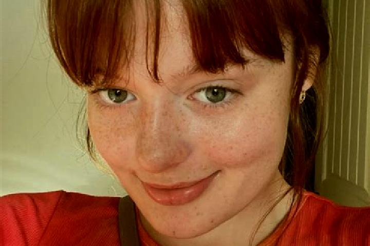 Sadie, 25, a red grey-eyed mediterranean companion based in Maxen. Offering Overnight, 69, Travel Companion, BDSM. Available for incall and outcall, overnigh...