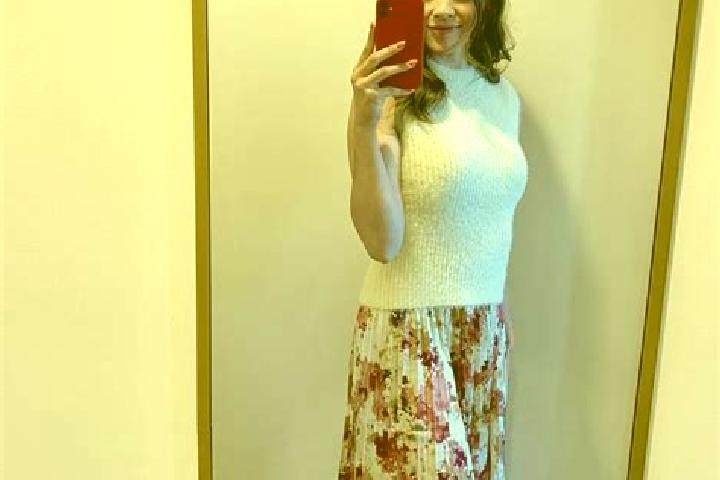 Sadie, 25 — Escort in Faraoanele, Romania