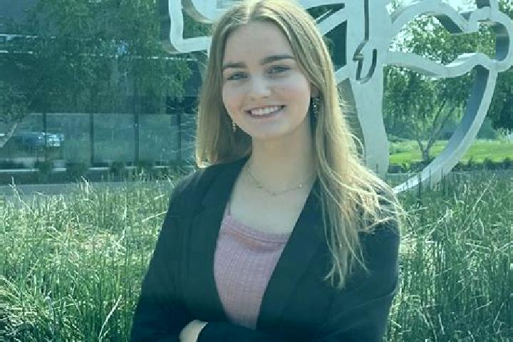 Sadie, 25 — Escort in Garretson, United States