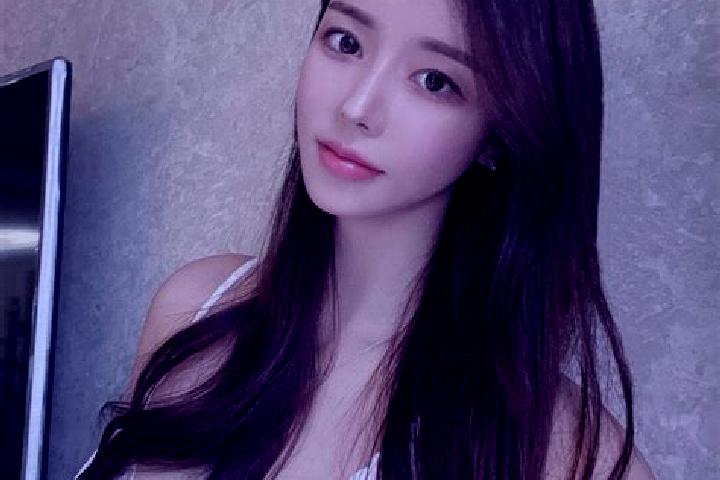 Sadie, 25 — Escort in Majiaba, China