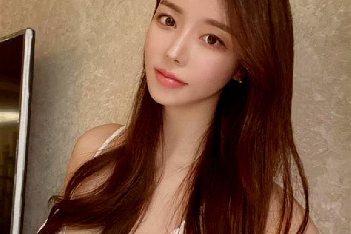 Sadie, 25 — Escort in Prichovice, Czech Republic