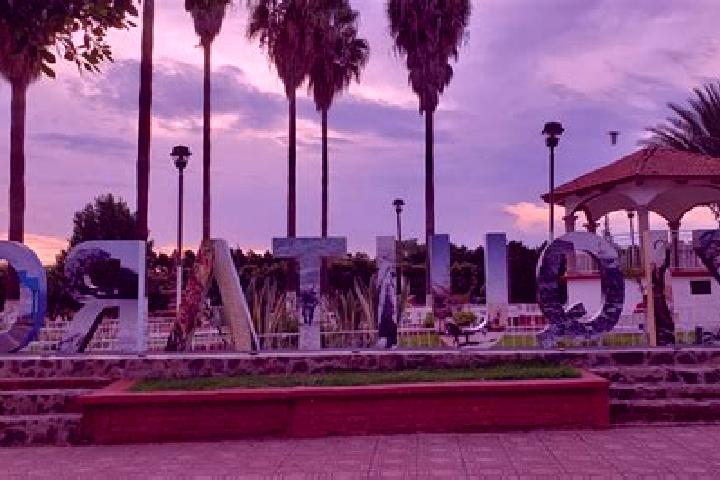 Sadie, 25 — Escort in Ziquitaro, Mexico