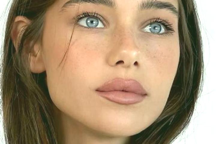 Sadie, 26, a brunette brown-eyed mediterranean companion based in Manzanillo. Offering GFE, CIM, 69. Available for incall and outcall, day and evening dates.