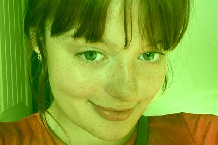 Sadie, 26, a red grey-eyed mixed companion based in Varzea. Offering Erotic Massage, Tantra, Striptease, BDSM. Available for incall and outcall, overnight bo...
