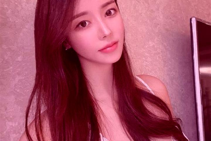 Sadie, 26 — Escort in Hengpi, China